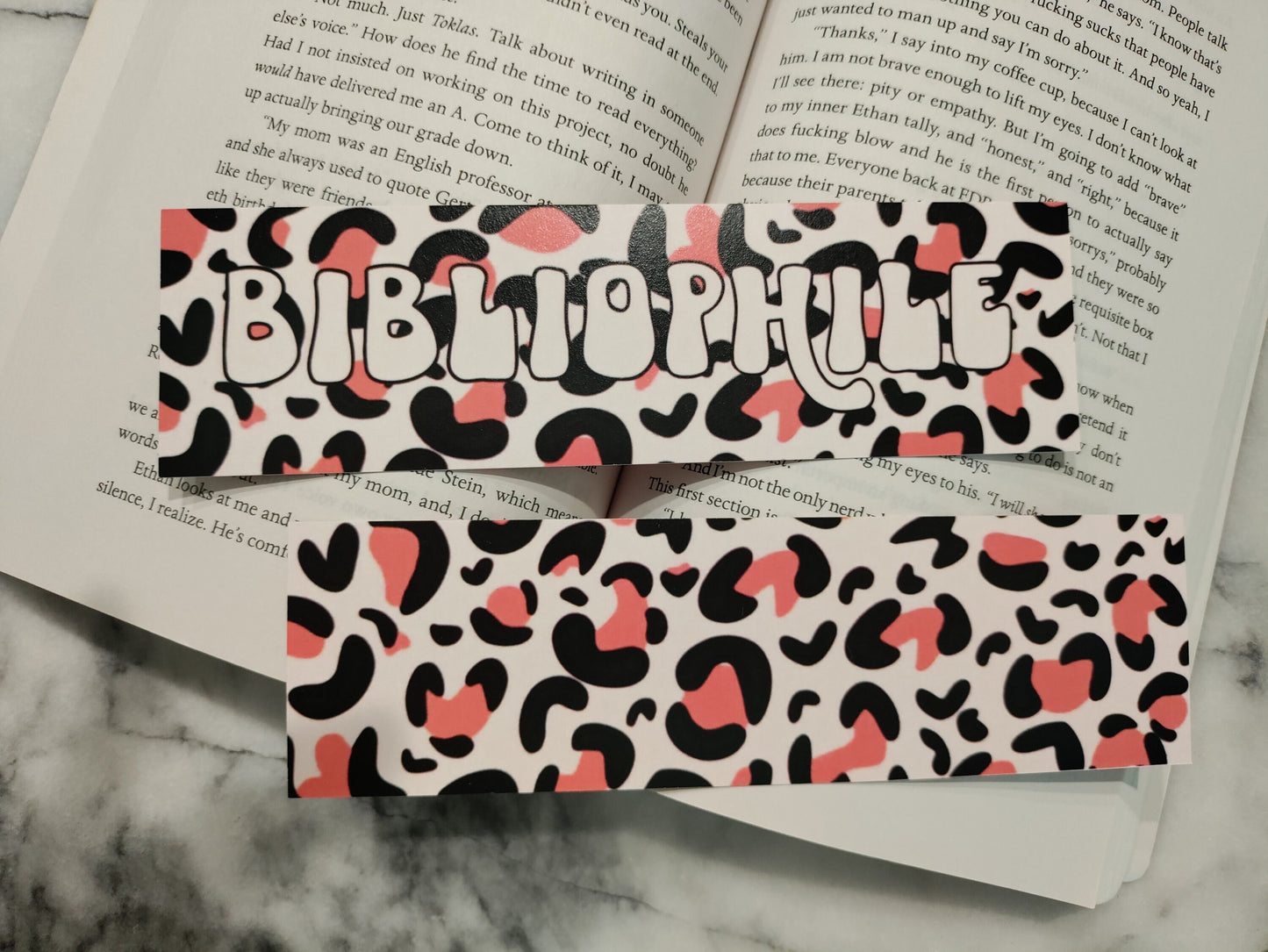 Bibliophile Retro Leopard Print Bookmarks for Reader Friend Funny Gift for Bookstagram Book Tok Cute Vintage Book Mark Gift for Readers