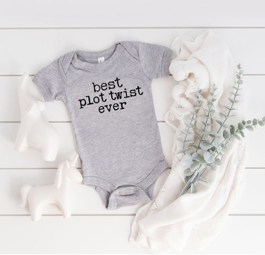 Best Plot Twist Ever Literary Baby Bodysuit for Reader Writer Author Surprise Baby Birth Announcement Funny for Librarian Cutest Bonus Baby