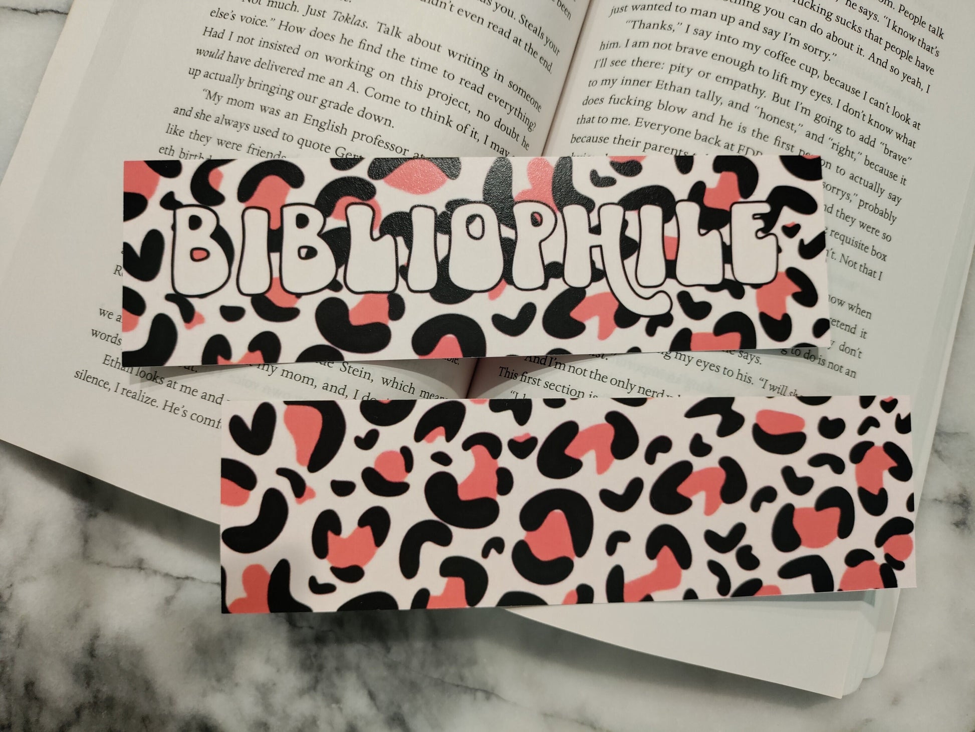 Bibliophile Retro Leopard Print Bookmarks for Reader Friend Funny Gift for Bookstagram Book Tok Cute Vintage Book Mark Gift for Readers